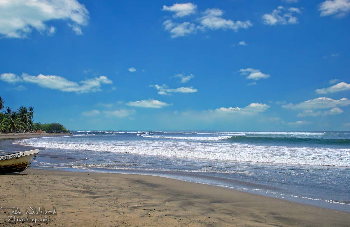 Wave Machine, Playa La Saladita, La Uni&oacute;n