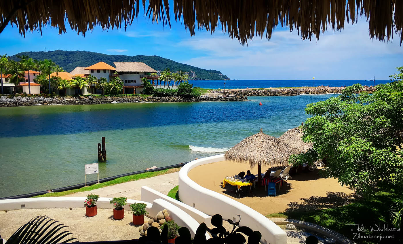 Marina Ixtapa channel